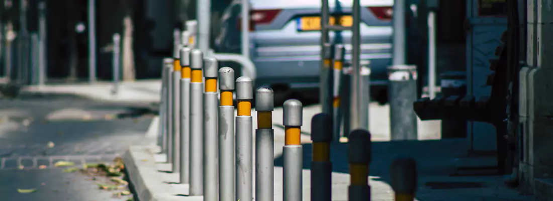 Safe and Convenient Retractable Barrier Column Systems for Properties in Bloomingdale, FL